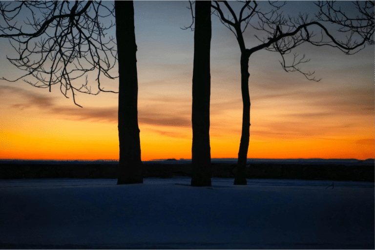 milloin tulee hämärää